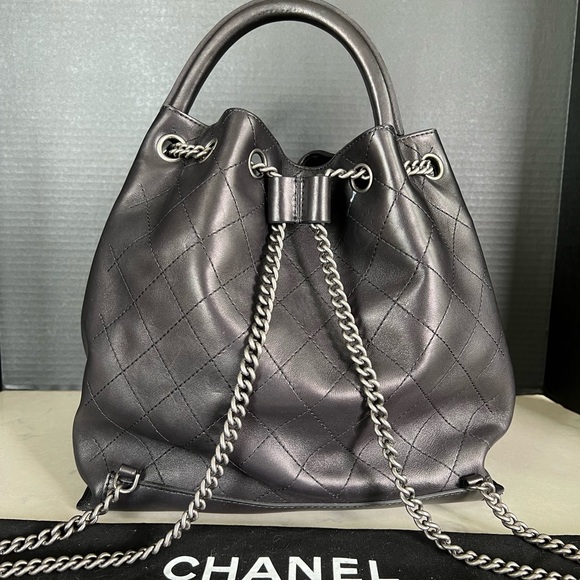 Black classic Chanel Calfskin Stitched Medium Luxury Drawstring Backpack - Picture 6 of 16